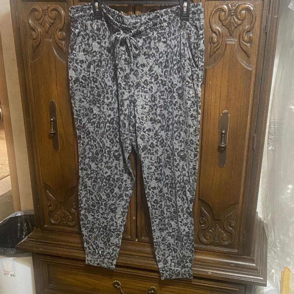 Maurices Charcoal and Black Floral Joggers